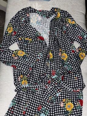 Posh Peanut Women's Floral Gingham Robe — Black Floral